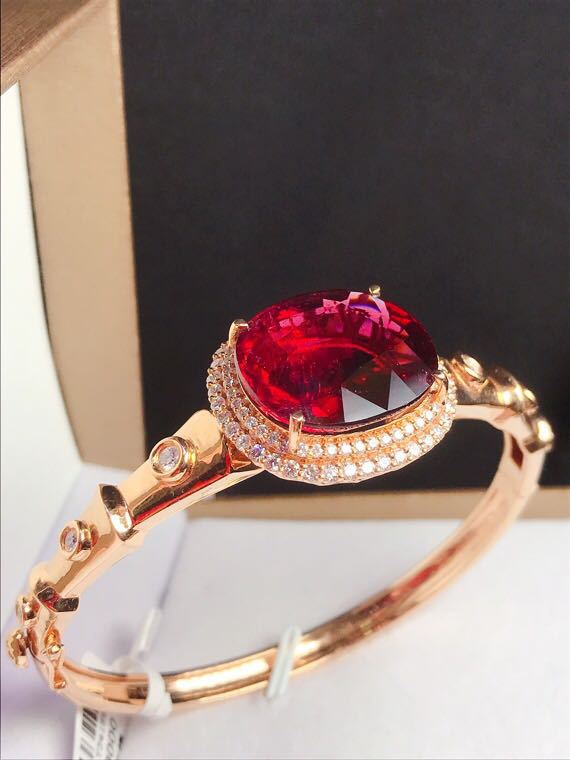 珠寶首飾廠家DIY 18K金鑲嵌天然碧璽手鐲 主石:22.08克拉