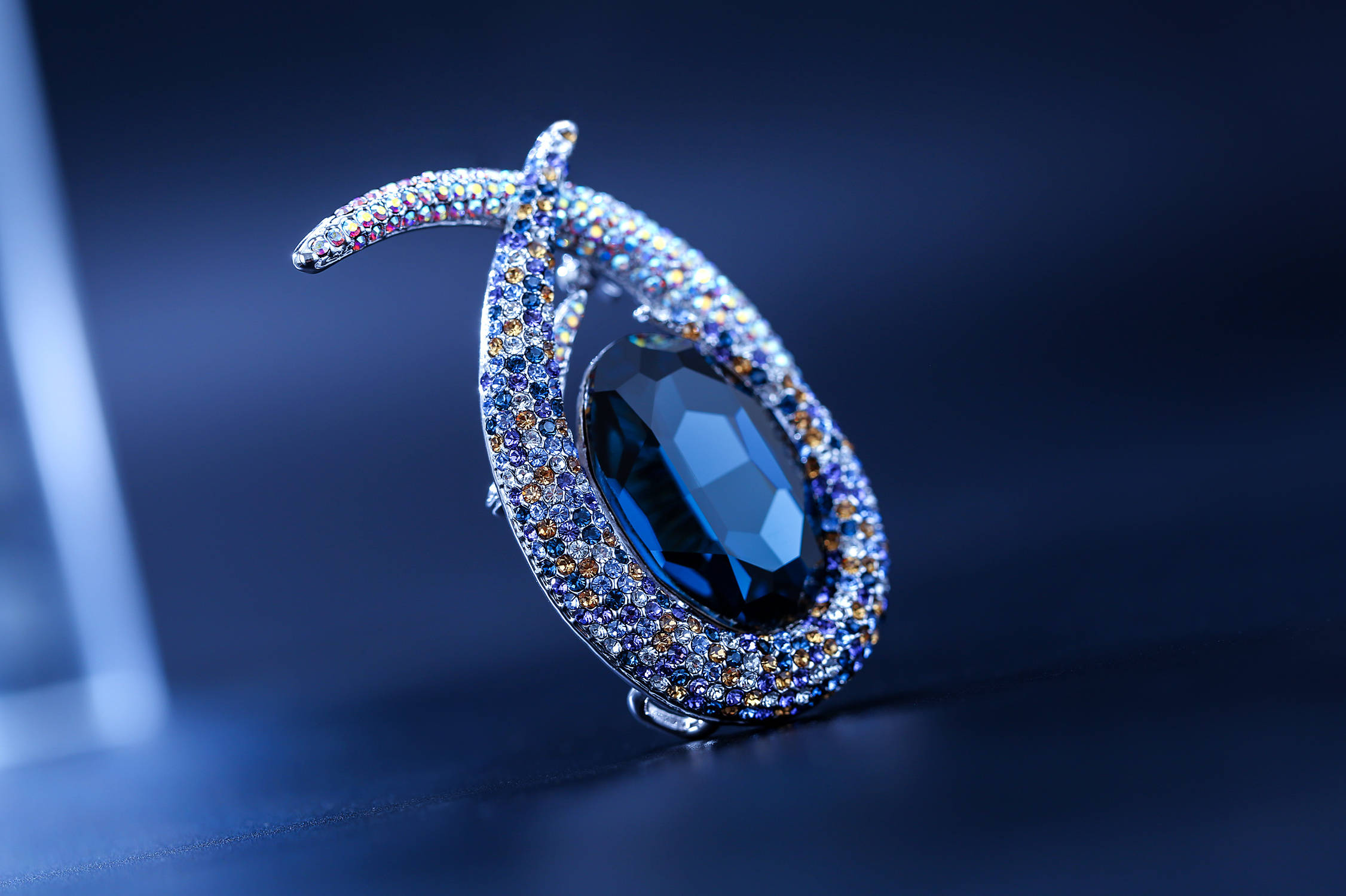 2024珠寶古玩鑒定師證書容易拿嗎?拿證的渠道?誰下發(fā)的證?報(bào)名有啥要